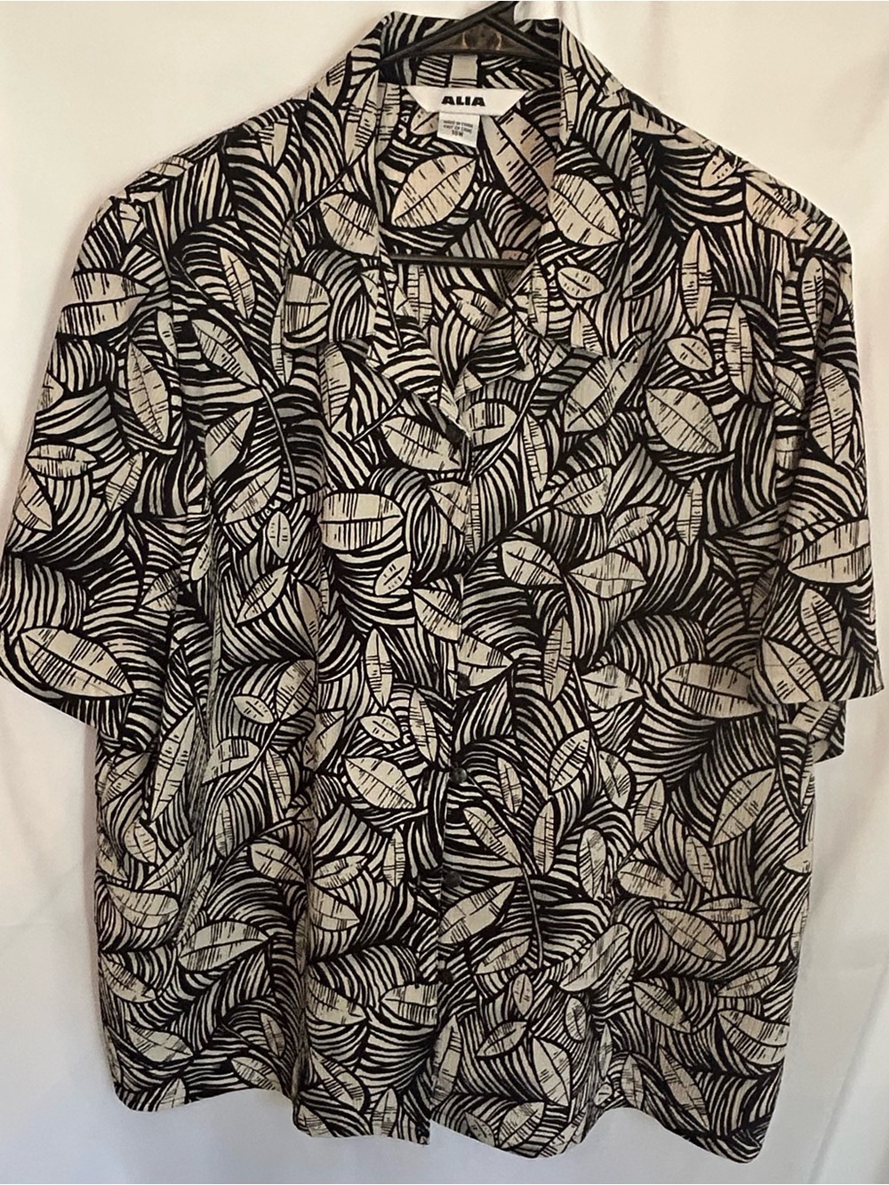 Alia Black & Cream Leaf-Print Short Sleeve Button-Up Shirt